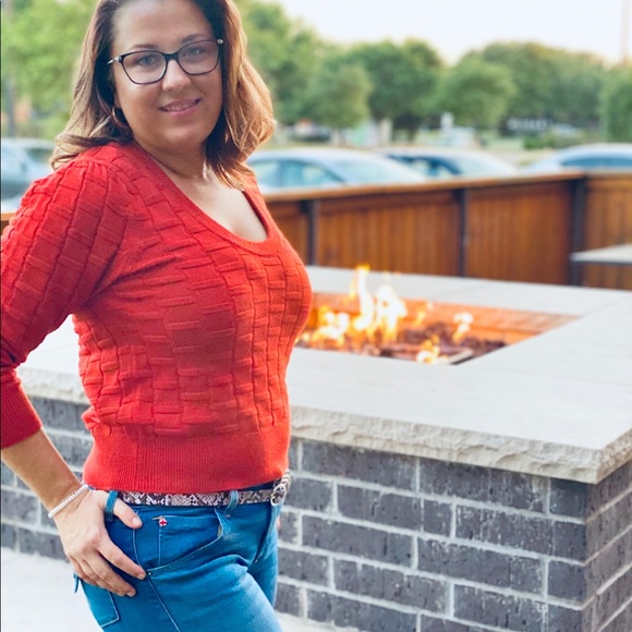 Meet your Posher, Lacey - Picture 4 of 5